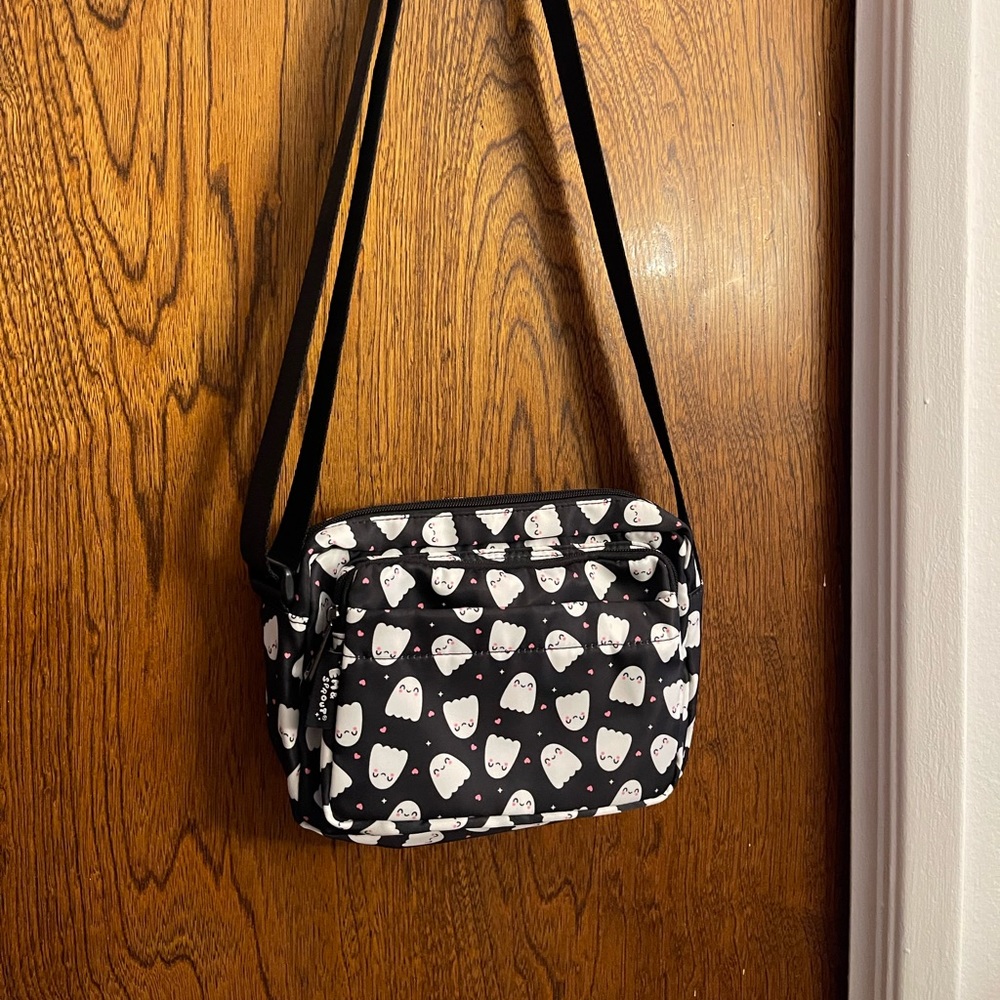 Cute heart and ghost crossbody bag.